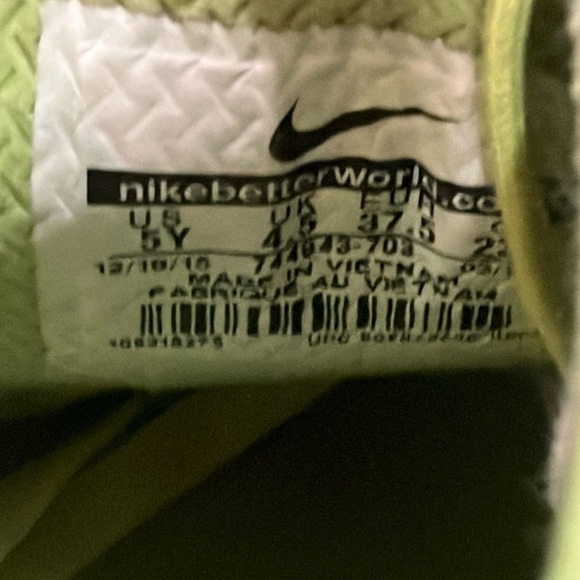 Nike youth size 5 hypervenom  Athletic Shoes - Picture 2 of 11